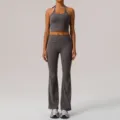 Conjunto de yoga gris con top corto halter y pantalón acampanado para deporte fitness. - XL / Conjunto de Pantalones Campana / Gris Libertad