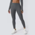 Dunkelgraues nahtloses Damen Fitness Yoga Set mit Langarm Crop Top und hoher Leggings. - Grau
