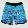 Pantaloncini da surf uomo con stampa tropicale, vita elastica nera e cordino regolabile. - 070# Blu