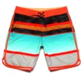 Pantaloncini da bagno da uomo con righe colorate, coulisse in vita e comoda tasca laterale. - 077# Rosso