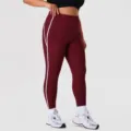 Dunkelrote Plus-Size Yoga-Leggings mit hoher Taille und weißen Seitenstreifen für Sport. - 1XL / Kirschrot