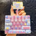 Llavero de juguete con teclado mecánico de 26 teclas bonito colgante de bolso rosa - Serie Estación de recarga de estado de ánimo [B - cordero rosa]