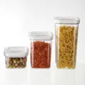 Clear plastic square food storage containers set with white airtight lids for kitchen. - 600ml / White