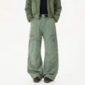 Retro wide leg cargo pants for men and women, loose fit tactical trousers with multiple pockets. - S / Army Green