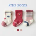Chaussettes épaissies en peluche pour enfants, chaussettes antidérapantes chaudes avec motifs. - B215-Couronne bouclette épais antidérapant