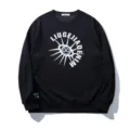 Schwarzes Sweatshirt mit Rundhalsausschnitt und auffälligem weißem Grafikdruck vorne. - 3XL / Schwarz