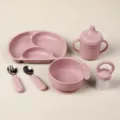 Vue détaillée de l'ensemble de vaisselle pour bébé en silicone rose avec ventouse. - Ensemble de 6 pièces / Rose Clair