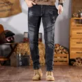 Jeans ajustados de hombre vintage lavados en gris humo con parches y bolsillos de moto. - 28 / Gris humo