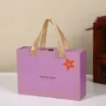 Scatola regalo a cassetto viola con nastri, ideale per nozze e confezionamento di abbigliamento. - Grande (27x20x8.8cm)