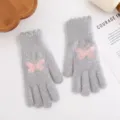 Graue Strickhandschuhe mit rosa Schmetterling, warme dicke Winteraccessoires für Studenten. - Grau
