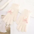 Flauschige Thermo-Kuschelhandschuhe aus Strick mit niedlicher pinker Schleife und Touch. - Weiß