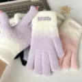 Strick-Fünffinger-Wärmehandschuhe für Damen mit zarten Stickereien und weicher Textur. - Einheitsgröße / Lila Schneeflocken-Stickerei
