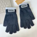 Gestrickte Fünffinger-Winterwarme Handschuhe für Damen, dunkelgraues Design mit stilvollen Bündchen. - Einheitsgröße / Schwarzes Perlen-Etikett