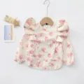 Bavoir imperméable à manches longues pour bébé avec ailes d'ange et motif floral mignon. - Taille M (12-24 mois) / Manches longues blanc à fleurs rouge rose