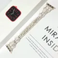 Detalle de correa de reloj de mariposa de metal con diamantes de imitación cristal. - Plata Estelar