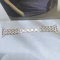 Ersatz Metallarmband kompatibel mit Apple Watch, stilvolles Achter-Glieder Accessoire. - Sternensilber