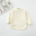 Wasserdichter langärmliger Baby Lätzchen Schürze Kleinkind Fütterung weißer Hintergrund - Größe S für 6–12 Monate / Weiß