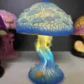 Blaue Vintage Pilztischlampe Dekoration mit einer warm leuchtenden, geschnitzten Kappe - Blaue Pilzlampe