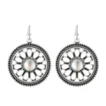 Orecchini pendenti etnici in argento con cabochon in pietra di luna e design floreale - Rotondo Intagliato Cavo Argento Antico (K-1247)