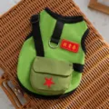 Carino gilet imbracatura per cani verde con borsetta e stella rossa stile retrò per piccoli animali. - Ricordi di gioventù (Con attacco per guinzaglio) / S (Peso consigliato 1,5-2,5 kg)