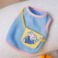 Gilet in rete blu per animali domestici, con tasca gialla e ricamo coniglietto per cani piccoli. - XS / Piccolo Coniglio Blu