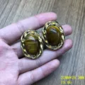 Pendientes vintage de ojo de tigre, joyas retro ovales chapadas en oro para mujeres. - Pendientes de botón FM1595