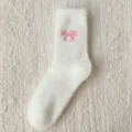 Chaussettes mi-hautes blanches en peluche douce avec nœud rose détail hiver chaud - Taille unique / Blanc Laiteux