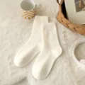 Chaussettes tricotées molletonnées automne hiver confortables avec motif losange rétro. - Taille unique / Blanc