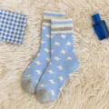 Chaussettes mi-hautes d'hiver pour femmes en peluche avec motif d'étoiles bleues et blanches. - Taille unique / Étoile