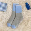 Chaussettes bouclettes d'hiver confortables, bloc bleu et gris, style mi-hauteur chaud. - Taille unique / Blocs de couleur