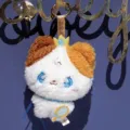 Portachiavi in peluche animale carino, design con corona e piccola bambola specchio. - Gatto