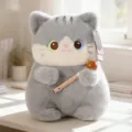 Simpatico gatto grigio peluche con mazzuolo di pesce di legno mini ciondolo borsa portachiavi - Ornamento gatto Muyu da preghiera da 13 cm - Gatto grigio (con suono)