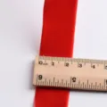 Ruban en velours rouge pour loisirs créatifs, décoration de couronne et nœuds. - 25mm (1 Mètre) / Rouge