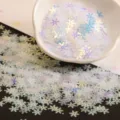Transparente schimmernde 7mm Schneeflocken Pailletten fuer DIY Bastelarbeiten und Haarschmuck Detail - Klarweiß