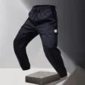 Herren Schwarze Cargo Jogginghose Lässige Sporthose mit Kordelzug und Taschen Streetwear - S / Schwarz