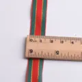 Cinta grosgrain metalica verde roja de Navidad para envolver regalos DIY hechos a mano lazo pelo. - Cinta Acanalada a Rayas Rojo y Verde / 15mm de Ancho Paquete de 2m / Rojo y Verde
