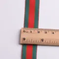 Cinta de tela a rayas verdes y rojas perfecta para manualidades y elegante empaque de regalos. - Cinta Acanalada a Rayas Rojo y Verde / 20mm de Ancho Paquete de 2m / Rojo y Verde
