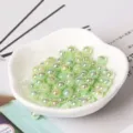 Perles iridescentes vert clair pour fabrication de bijoux DIY artisanaux accessoires brillants - 6mm (50 Pièces) / Vert clair