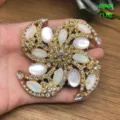 Vintage luxury crystal rhinestone brooch pin for women elegant gold tone fashion costume jewelry - Brooch (FM11)