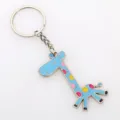 Leuke blauwe giraf zinklegering sleutelhanger met kleurrijke stippen voor dagelijks gebruik. - Blauw