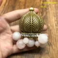 Broche colgante jhumka dorado de estilo vintage ornamentado con pedrería brillante y cuentas. - Broche de cuarzo rosa HE708