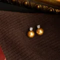 Französische Vintage goldene Perlen Ohrringe mit glänzendem Kristall Stecker für elegante Damen - 3361 Goldfarbene Perlen
