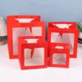 Rode papieren cadeautjes met doorzichtig venster, ideaal voor bloemenwinkels en feestverpakking. - 15*15*15cm / Rood