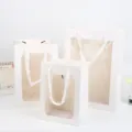 Witte papieren cadeautasjes met doorzichtig venster, ideaal voor bloemenverpackung en verjaardagen. - Klein (18x13x25cm) / Wit