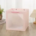 Roze vierkante papieren cadeauzak met doorzichtig venster voor bloemen, taarten en feest. - 15x15x15cm / Roze