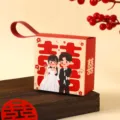 Rote doppelte Freude Hochzeit Süßigkeiten Geschenkbox mit süßem Cartoon Paar Handgriff - Stil 1