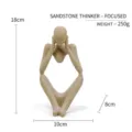 Sandstein-Skulptur 'Denker' für Home-Office-Deko, minimalistische Figur, 18 cm hoch - Mittel Konzentriert / Sandstein