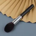 Pinceau maquillage flamme professionnel poils doux pinceau poudre pour un maquillage parfait. - Noir