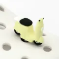 Mignon Scooter Chaussure Charme 3D PVC Clog Décoration Accessoire Chaussure De Jardin - Moto Jaune