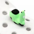Jolis charms de chaussures scooter vert 3D accessoires décoratifs pour sabots légers - Trottinette Verte
